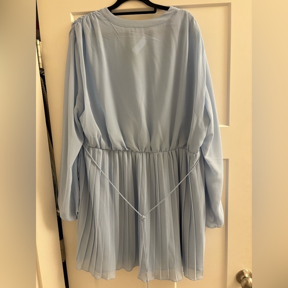 H&M Pleated Dress - Picture 5 of 7